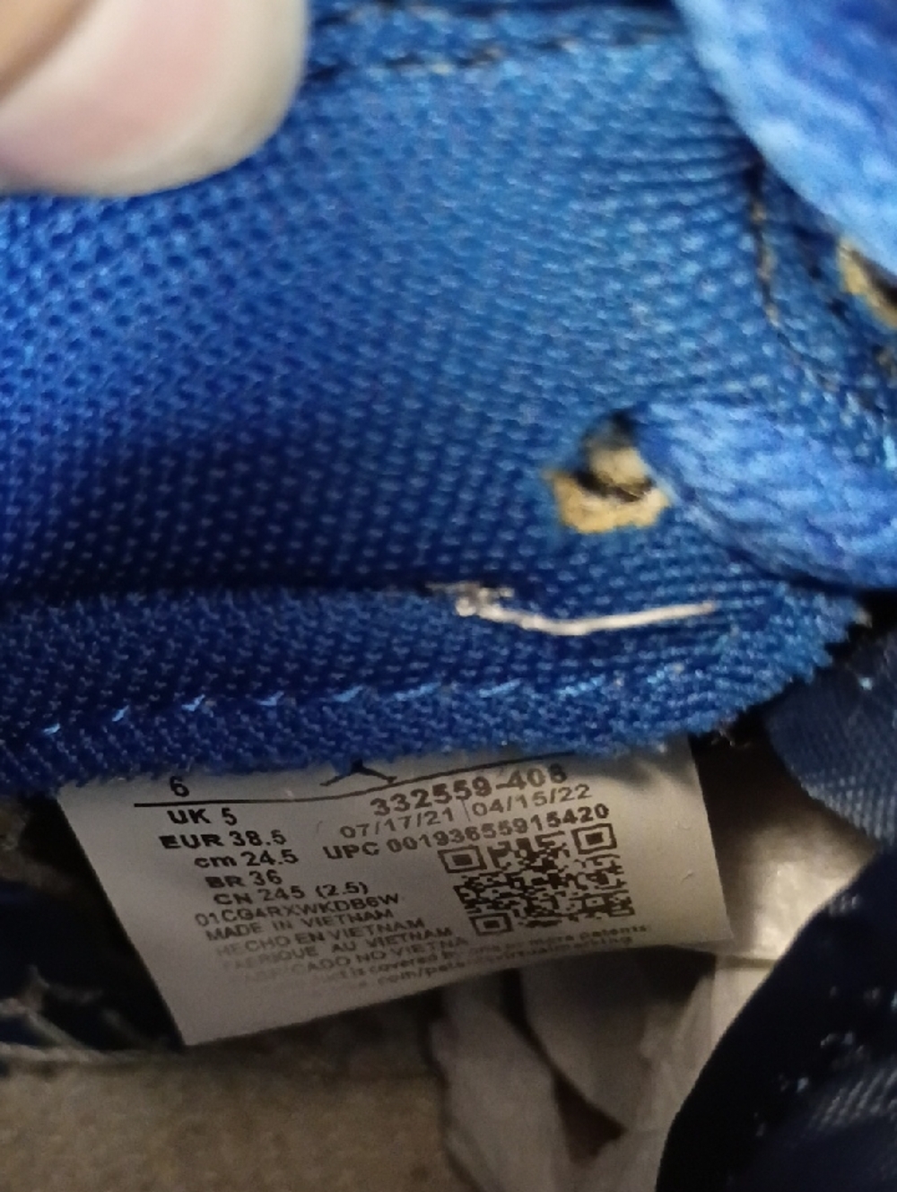 Nike Air Jordan 1 Mid Royal Blue White Sneakers Size 6 Youth - Picture 9 of 9